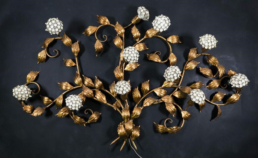 GILT METAL FLORAL SCONCELarge