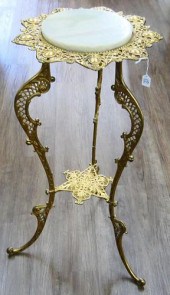 GILT METAL GREEN ONYX TOP PEDE