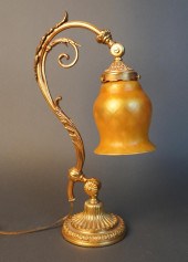GILT METAL TABLE LAMP QUEZAL G