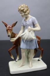 GIRL FEEDING FAWN, SCHEIDIG PO