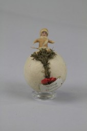 GIRL ON SNOWBALL CANDY CONTAIN