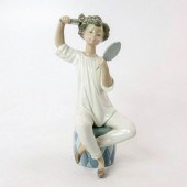 GIRL WITH BRUSH 1001081 - LLAD