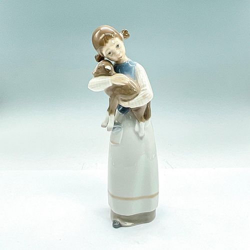 GIRL WITH LAMB 1001010 - LLADRO