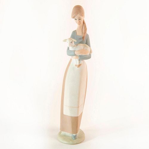 GIRL WITH LAMB 1014505 - LLADRO
