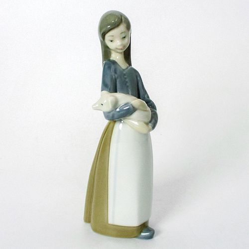 GIRL WITH PIG 1001011 - LLADRO