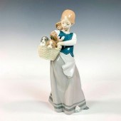 GIRL WITH PUPPIES 1001311 - LL