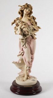 GIUSEPPE ARMANI FIGURINE 880E