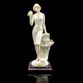 GIUSEPPE ARMANI FIGURINE, IN T