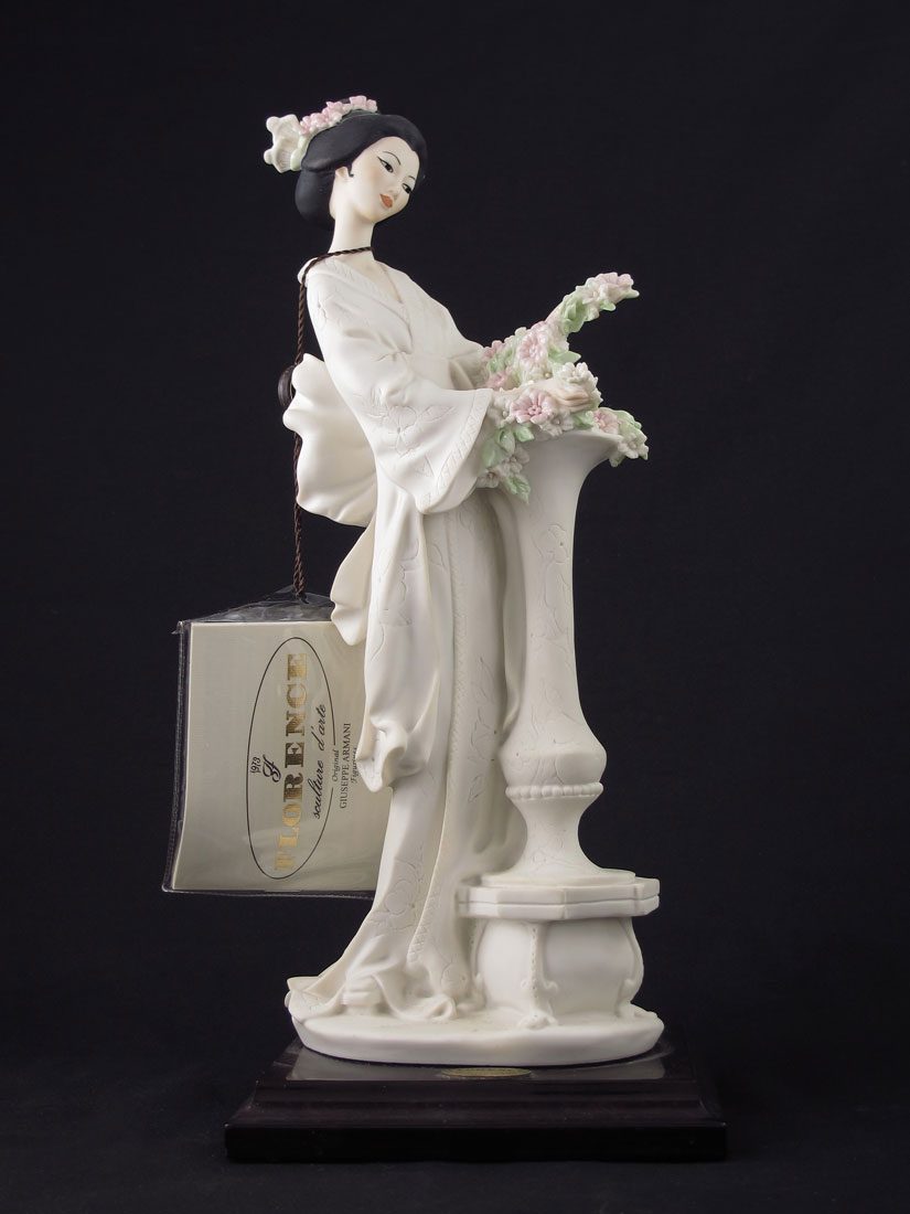 GIUSEPPE ARMANI FIGURINE ORIENTAL