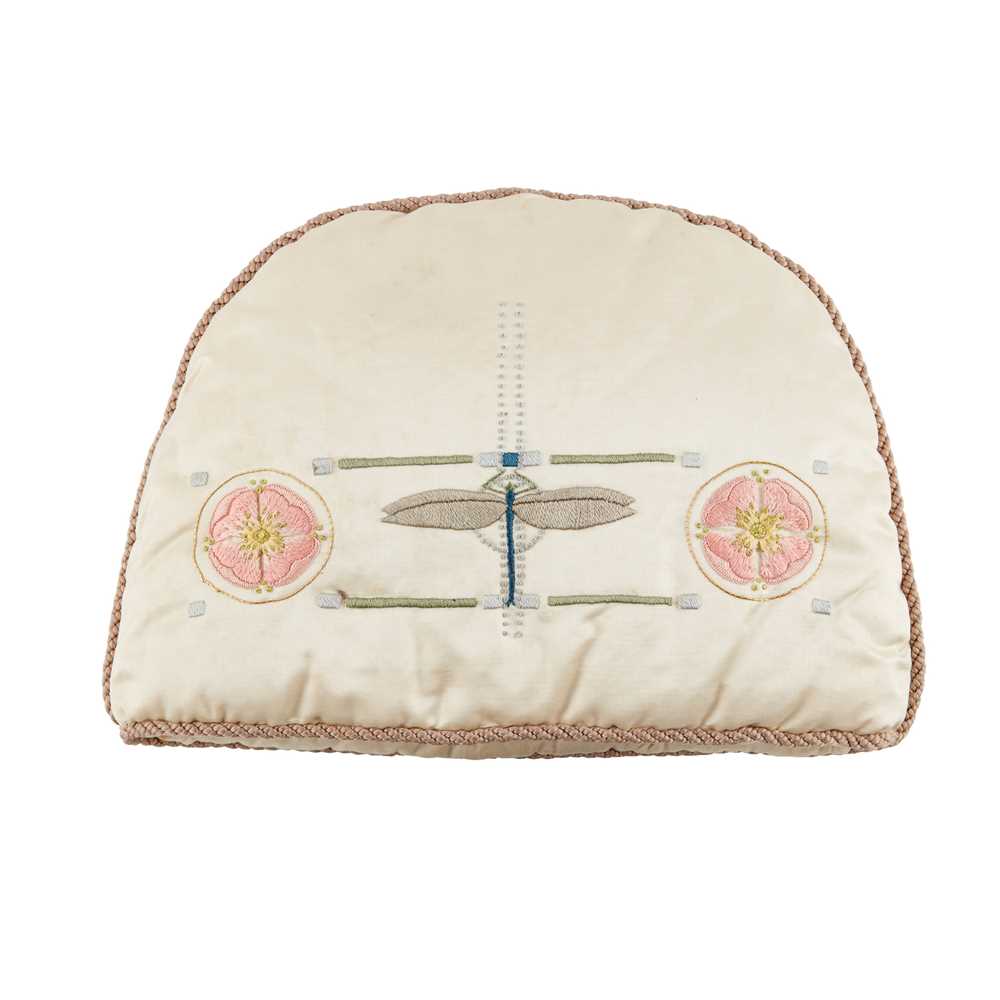 GLASGOW SCHOOL EMBROIDERED TEA