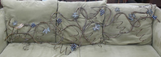 GLASS AND BRONZED METAL WIRE WALL