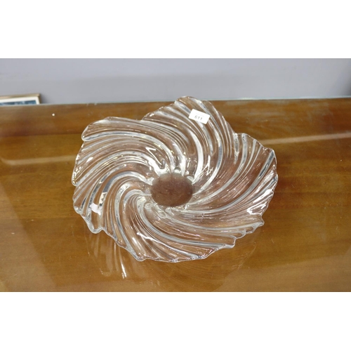 Glass centre piece, approx 37cm W