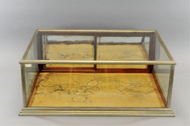 GLASS COUNTER TOP SHOW CASE