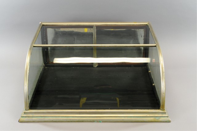 GLASS COUNTER TOP SHOW CASE Covered