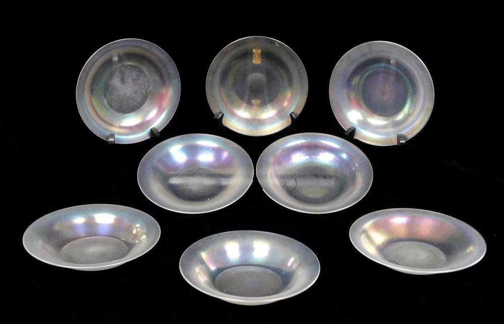 GLASS: EIGHT STEUBEN, VERRE DE SOIE