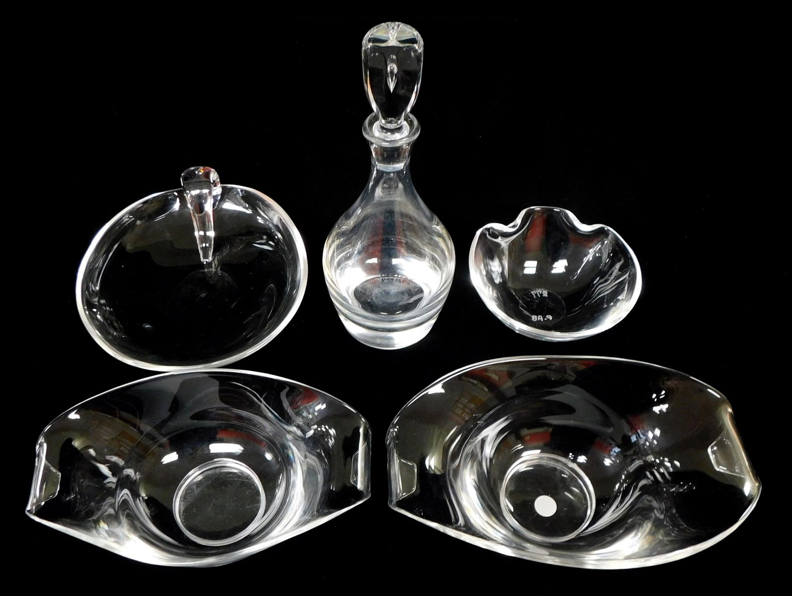 GLASS: FOUR STEUBEN CRYSTAL BOWLS