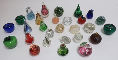 GLASS PAPERWEIGHTS: APPLES,