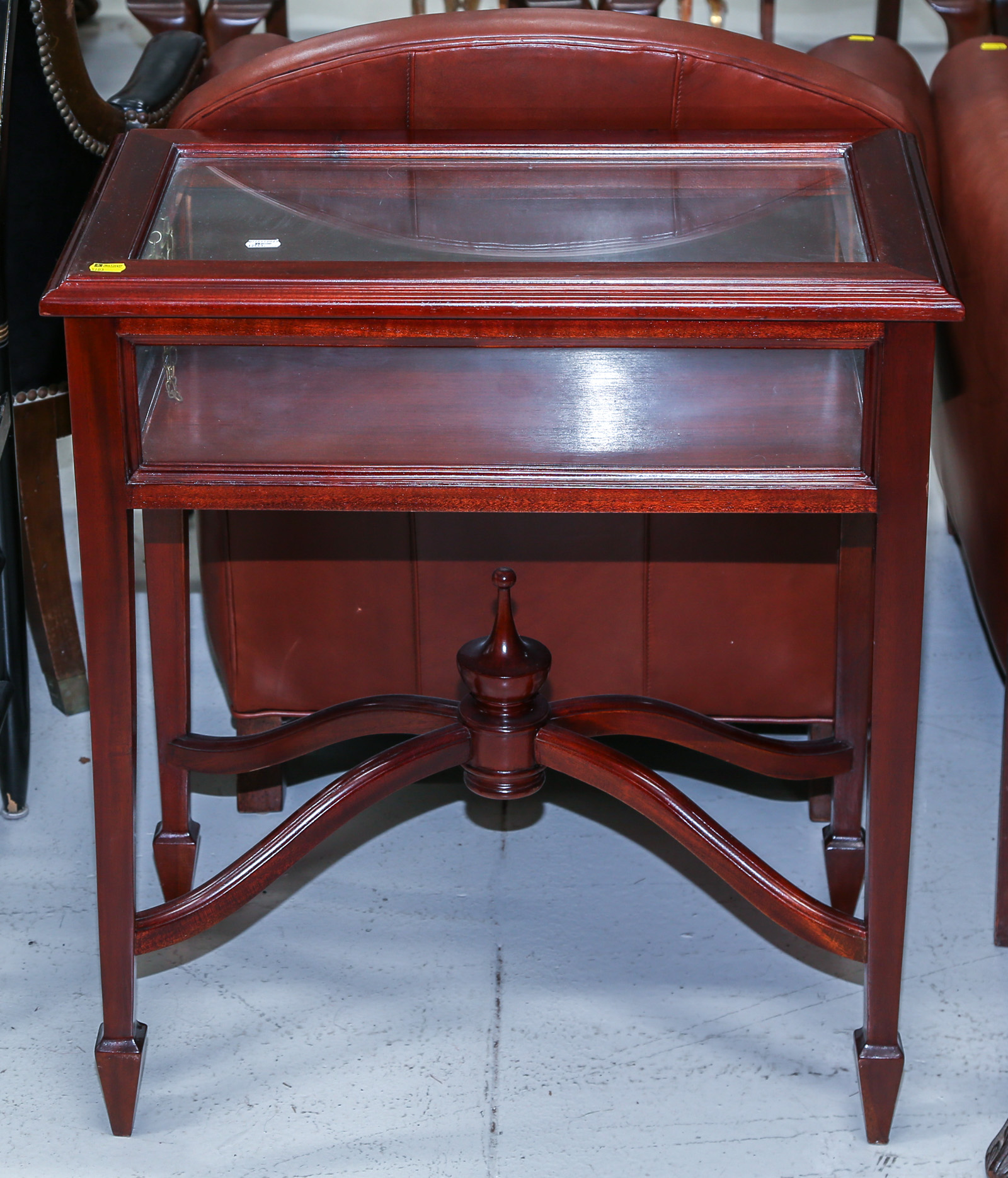 GLASS TOP MAHOGANY DISPLAY TABLE 29