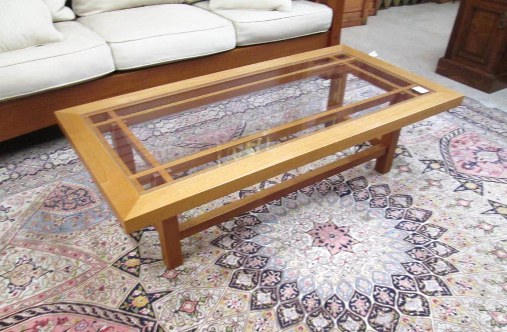 GLASS-TOP MAHOGANY OPEN GRID COFFEE