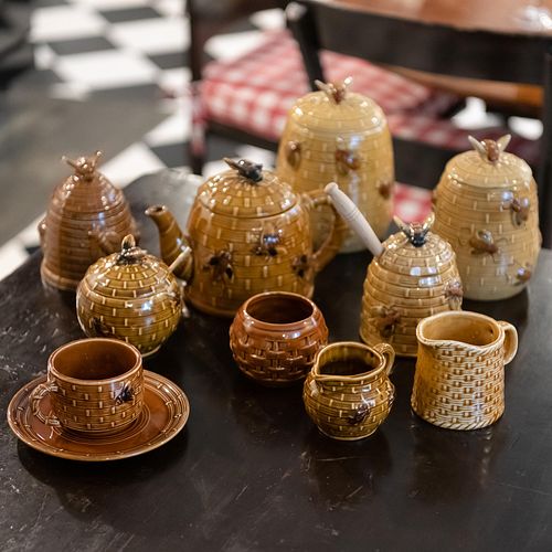 GLAZED PORCELAIN GROUP OF HIVE