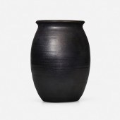 Glen Lukens. Vase. c. 1940, gl