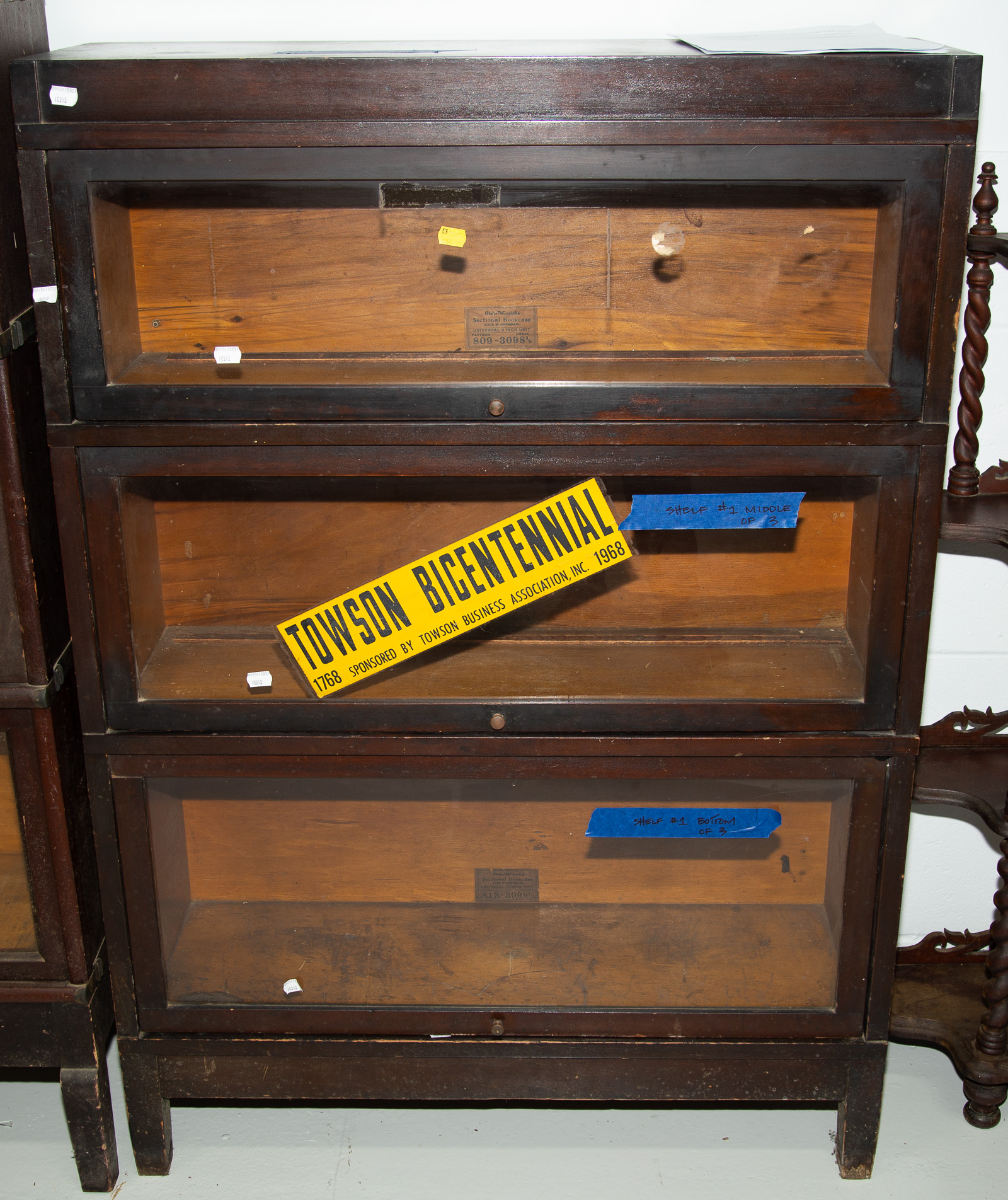 GLOBE-WERNICKE MAHOGANY BARRISTER