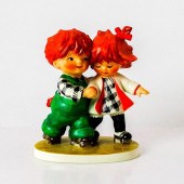 GOEBEL FIGURINE, DATING-N-SKAT