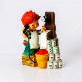 GOEBEL FIGURINE, SUPER SERVICE