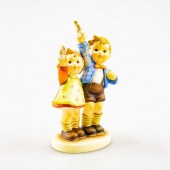 GOEBEL HUMMEL FIGURINE, AUF WI