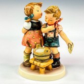 GOEBEL HUMMEL FIGURINE, BATH T