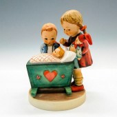 GOEBEL HUMMEL FIGURINE, BLESSE