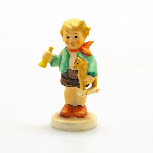 GOEBEL HUMMEL FIGURINE, BOY WITH