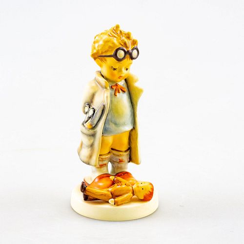 GOEBEL HUMMEL FIGURINE, DOLL DOCTOR