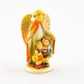 GOEBEL HUMMEL FIGURINE HEAVENL