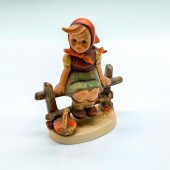 GOEBEL HUMMEL FIGURINE, JUST R
