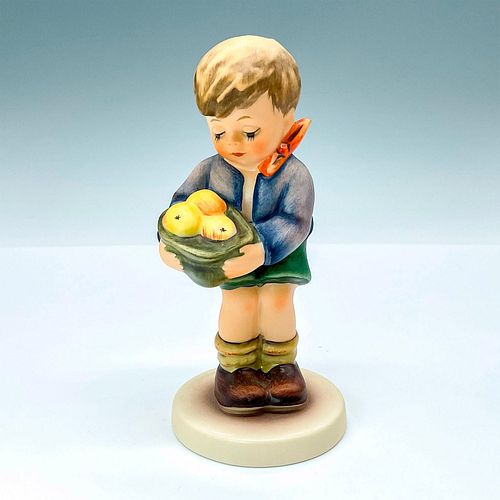 GOEBEL HUMMEL FIGURINE MI HUMMEL