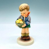 GOEBEL HUMMEL FIGURINE MI HUMM