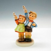 GOEBEL HUMMEL PORCELAIN FIGURI