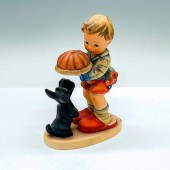 GOEBEL HUMMEL PORCELAIN FIGURI