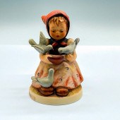 GOEBEL HUMMEL PORCELAIN FIGURI