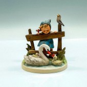 GOEBEL HUMMEL PORCELAIN FIGURI