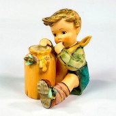 GOEBEL HUMMEL PORCELAIN FIGURI