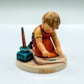 GOEBEL HUMMEL PORCELAIN FIGURI