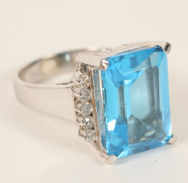 Gold 14K white gold ring with