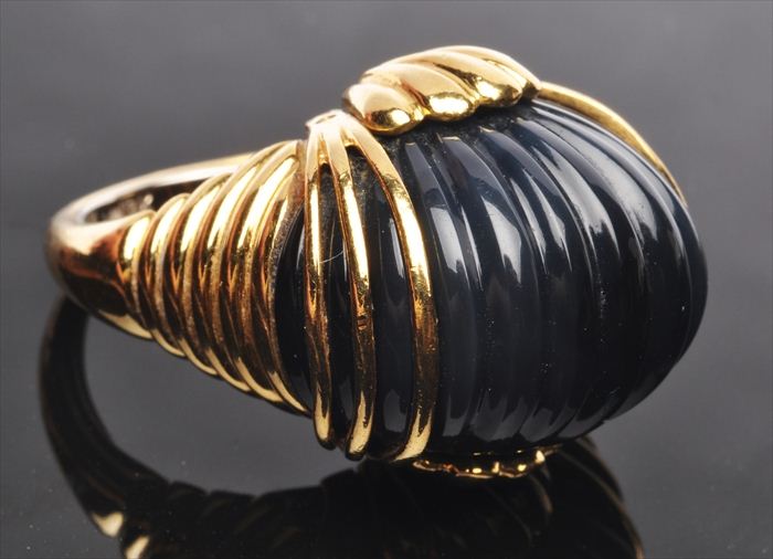 GOLD AND BLACK ONYX RING Stamped