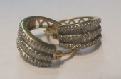 GOLD AND DIAMOND 10 KT HUGGIE