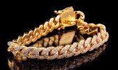 GOLD AND DIAMOND CURB CHAIN BR