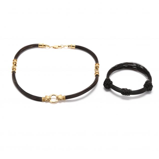 GOLD AND ELEPHANT HAIR NECKLACE AND