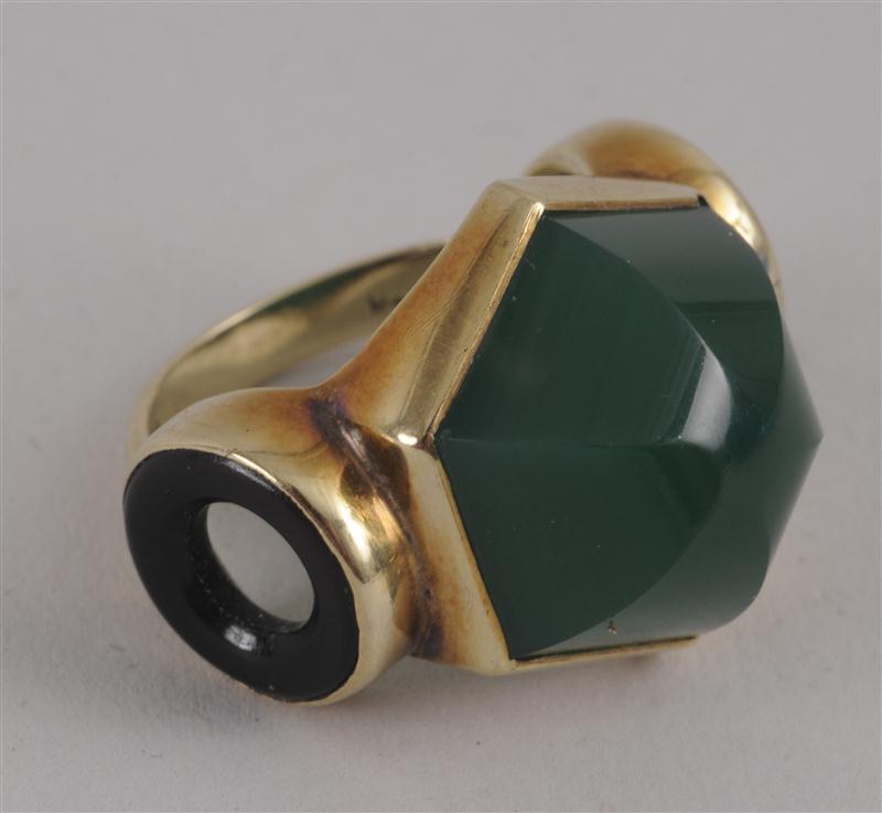 GOLD AND GREEN STONE RING