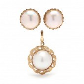GOLD AND MABé PEARL PENDANT AN
